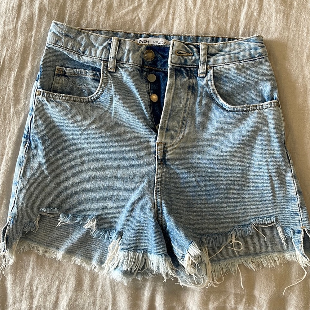 Zara high rise jean shorts (size 4)